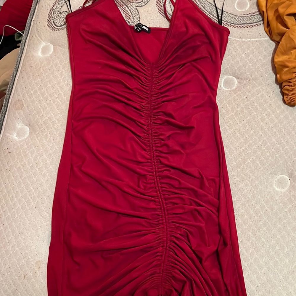 It was only worn once for hoco